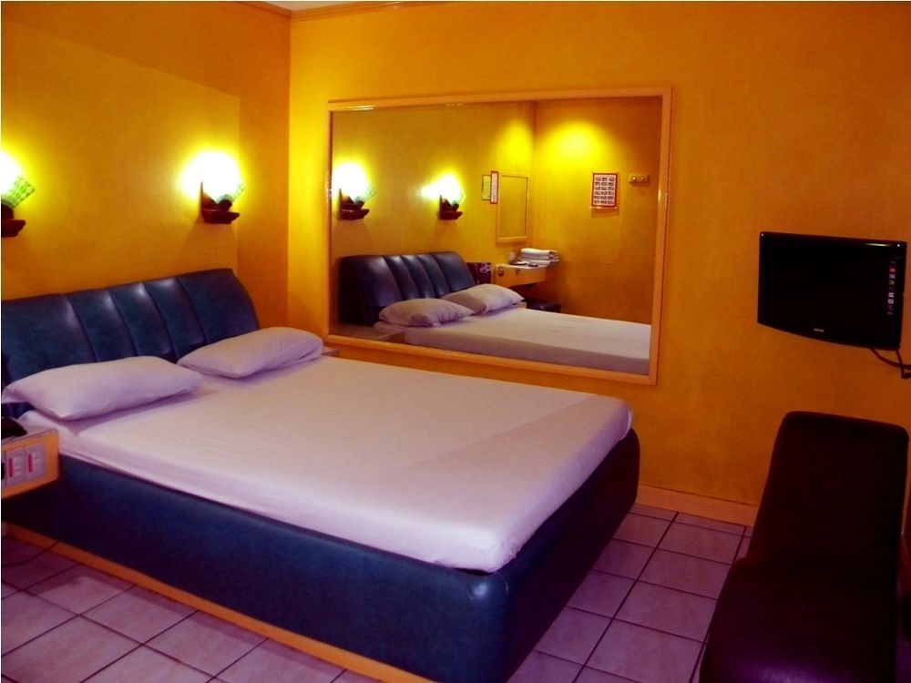 Halina Avenida Hotel Manila